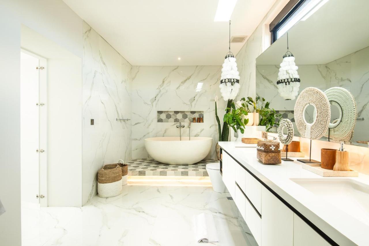 Luxury Villa Devina I Seminyak I Yoga & Gym Екстер'єр фото