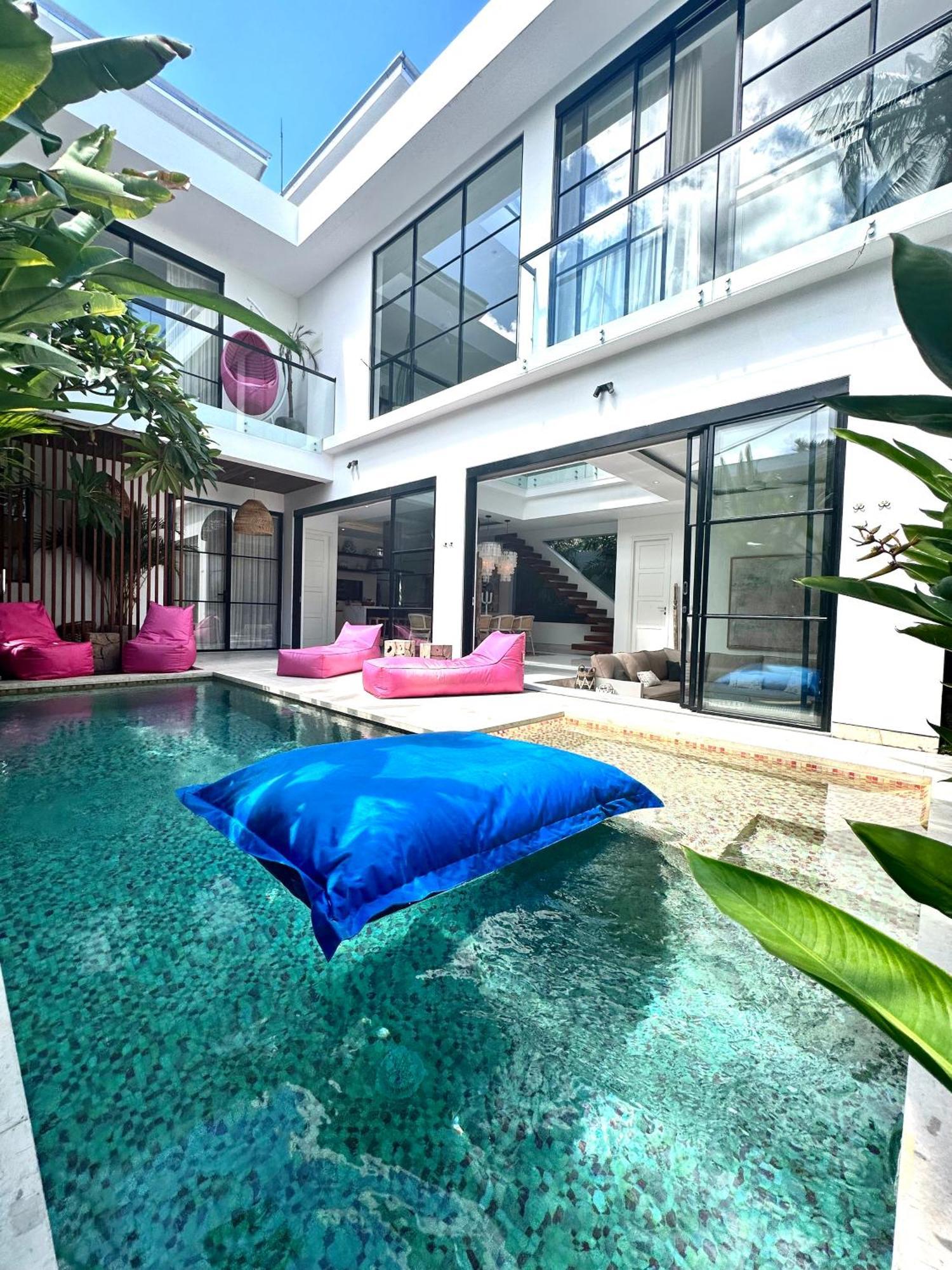 Luxury Villa Devina I Seminyak I Yoga & Gym Екстер'єр фото